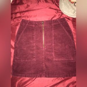 Dark red pencil zipper skirt with pockets